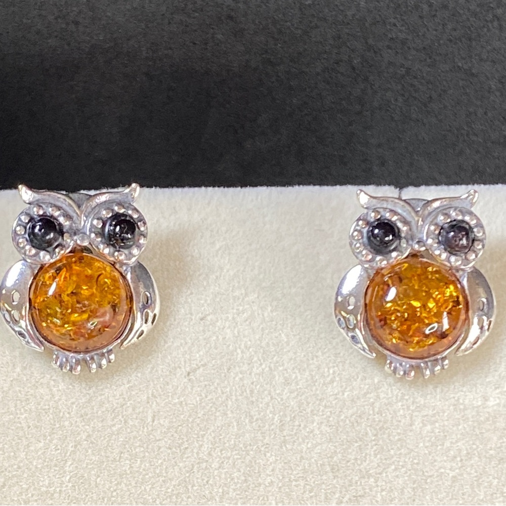 Lovely Amber Owl earrings Museum quality Amber w/black onyx eyes 925 SS Large